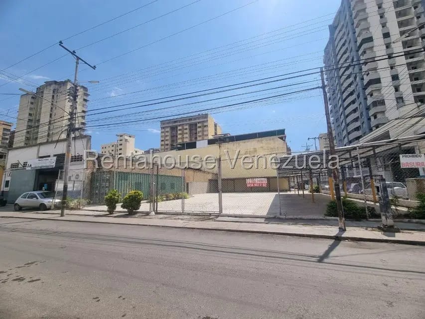 Terreno (Comercial) en Venta en Zona Centro, Aragua