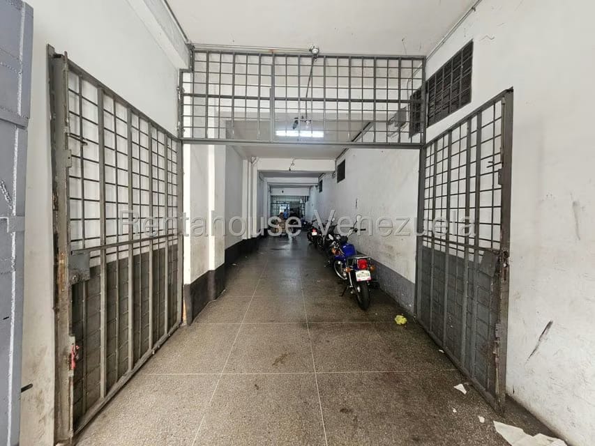 Comercial (Local Comercial) en Venta en Parroquia Altagracia, Distrito Metropolitano - 25