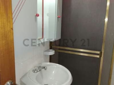 Se Vende cómodo Apto. en Edif. Gremium - Av. El Milagro, Maracaibo - 8