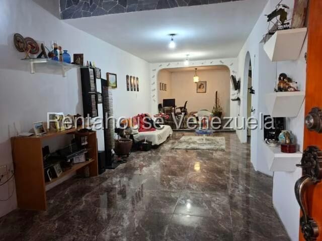 Casa (Duplex) en Venta en El Ingenio, Miranda - 2