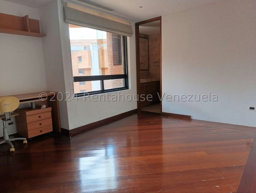 Apartamento (Multiples Niveles) en Alquiler en Los Samanes, Distrito Metropolitano - 35