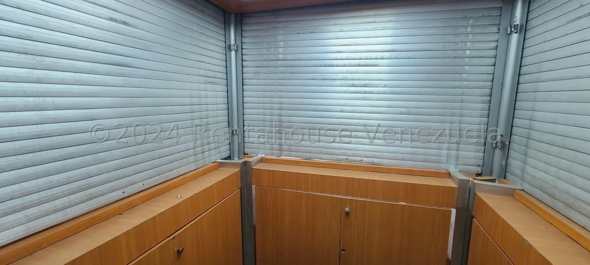 Comercial (Local Comercial) en Alquiler en Colinas de Valle Arriba, Distrito Metropolitano - 4