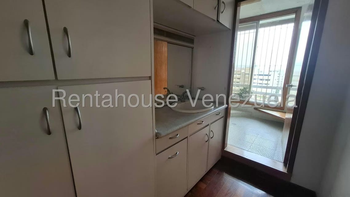 Apartamento (1 Nivel) en Venta en La Florida, Distrito Metropolitano - 18