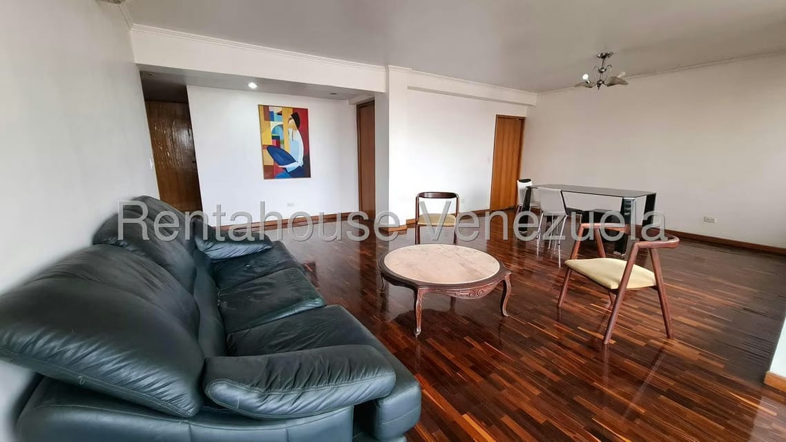 Apartamento (1 Nivel) en Venta en La Florida, Distrito Metropolitano - 4