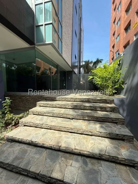 Apartamento (1 Nivel) en Alquiler en La Castellana, Distrito Metropolitano - 2