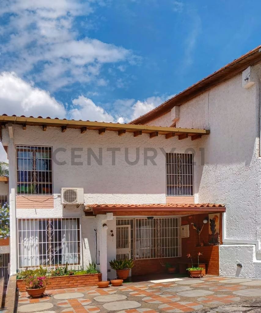 En venta Town House, La Macarena Sur, Los Teques Edo. Miranda