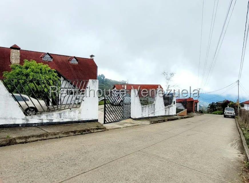 Casa (Multipes Niveles) en Venta en La Colonia Tovar, Aragua - 11