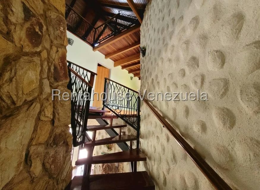 Casa (Multipes Niveles) en Venta en La Colonia Tovar, Aragua - 25