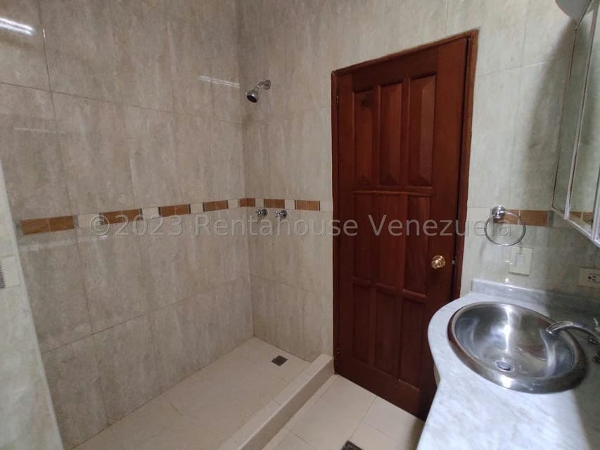 Casa (Multipes Niveles) en Venta en Colinas del Tamanaco, Distrito Metropolitano - 32