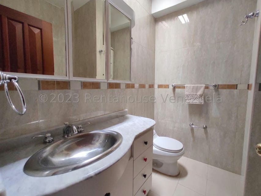 Casa (Multipes Niveles) en Venta en Colinas del Tamanaco, Distrito Metropolitano - 33