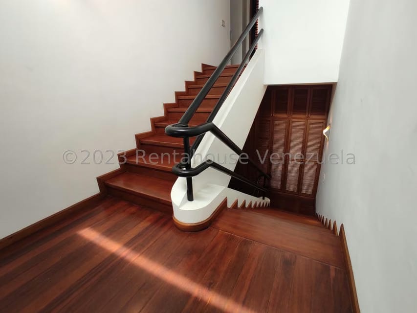 Casa (Multipes Niveles) en Venta en Colinas del Tamanaco, Distrito Metropolitano - 35