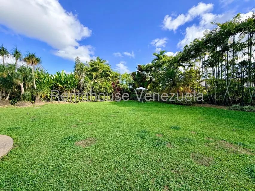 Casa (Duplex) en Venta en La Lagunita Country Club, Distrito Metropolitano - 4