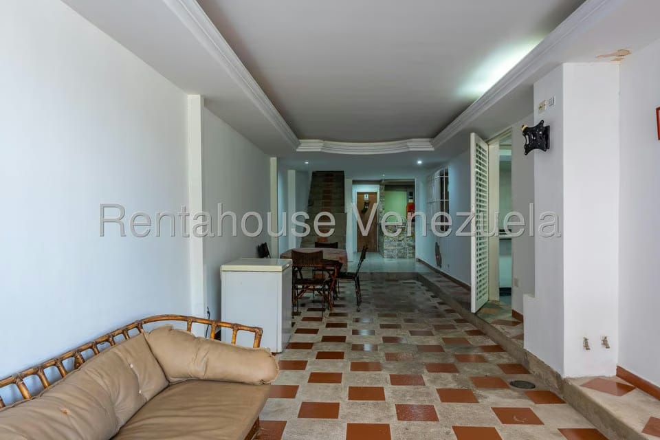Casa (Duplex) en Venta en Colinas de San Antonio, Miranda - 14