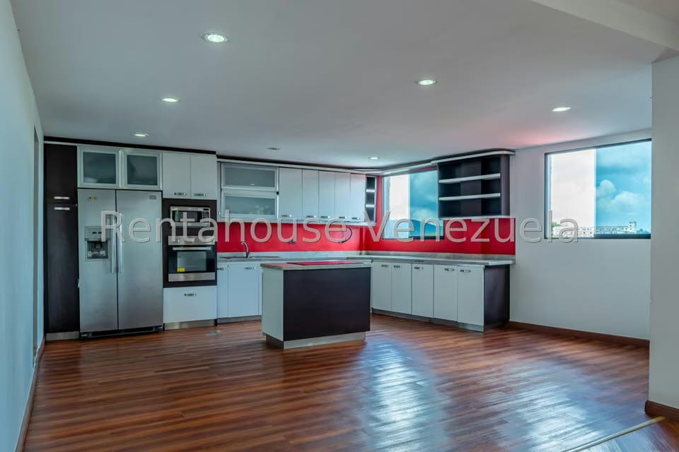 Casa (Duplex) en Venta en Colinas de San Antonio, Miranda - 24