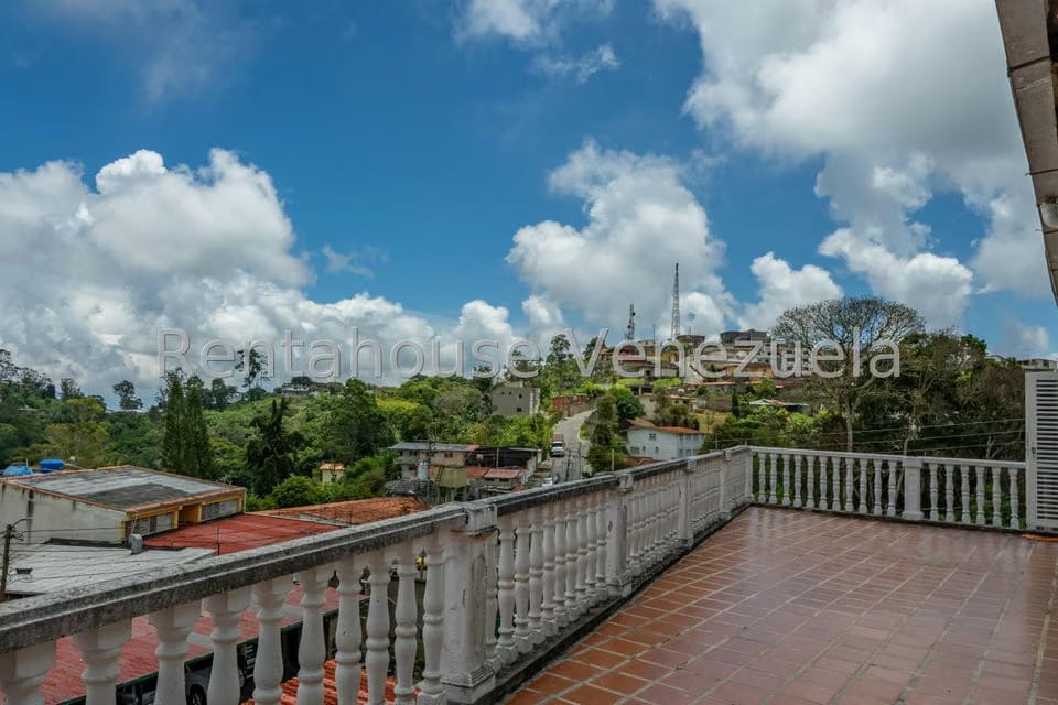 Casa (Duplex) en Venta en Colinas de San Antonio, Miranda - 33