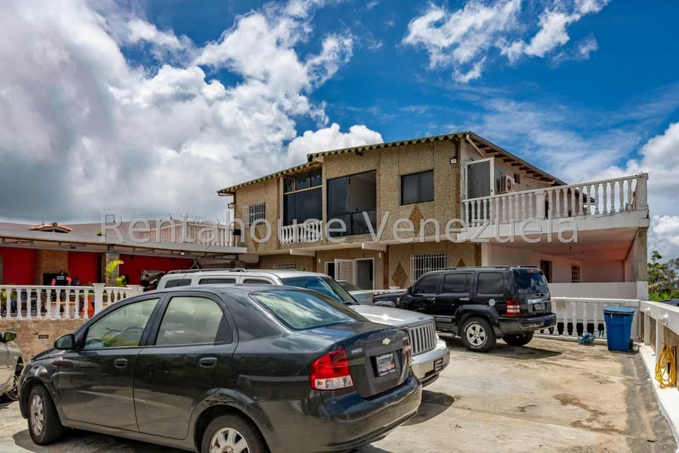 Casa (Duplex) en Venta en Colinas de San Antonio, Miranda - 35