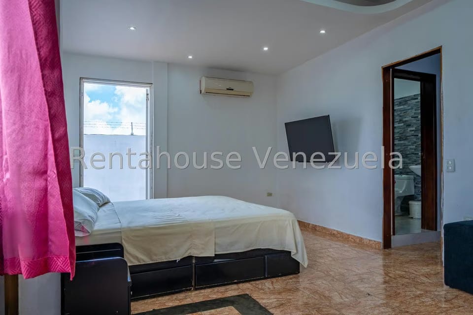 Casa (Duplex) en Venta en Colinas de San Antonio, Miranda - 8