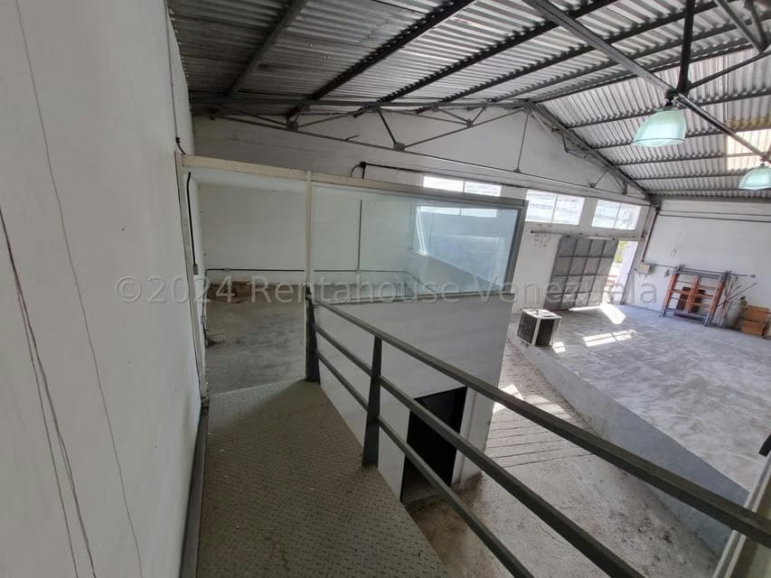 Comercial (Galpon - Deposito) en Venta en La Suiza, Miranda - 11