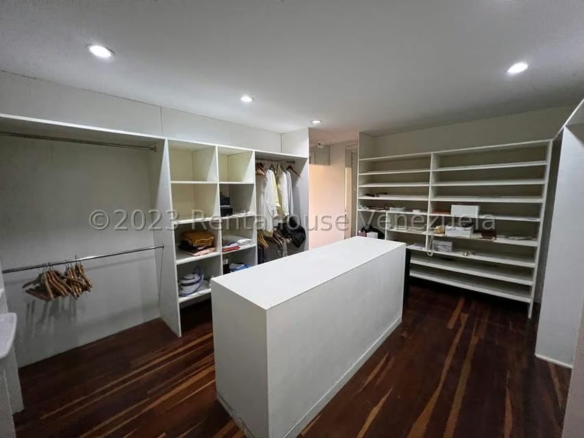 Casa (Multipes Niveles) en Venta en Loma Linda, Distrito Metropolitano - 32