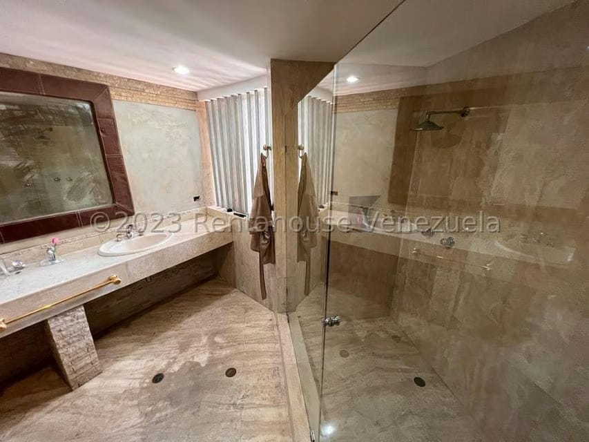 Casa (Multipes Niveles) en Venta en Loma Linda, Distrito Metropolitano - 33
