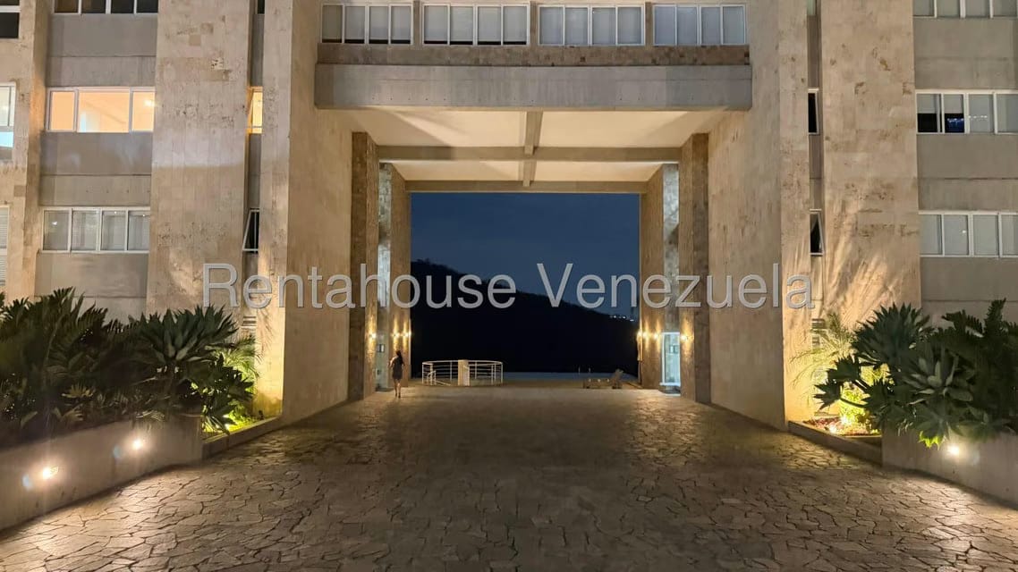 Apartamento (1 Nivel) en Alquiler en Solar del Hatillo, Distrito Metropolitano - 2