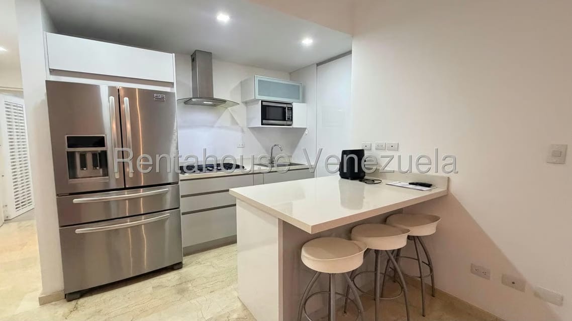 Apartamento (1 Nivel) en Alquiler en Solar del Hatillo, Distrito Metropolitano - 11