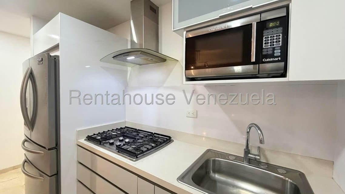 Apartamento (1 Nivel) en Alquiler en Solar del Hatillo, Distrito Metropolitano - 17