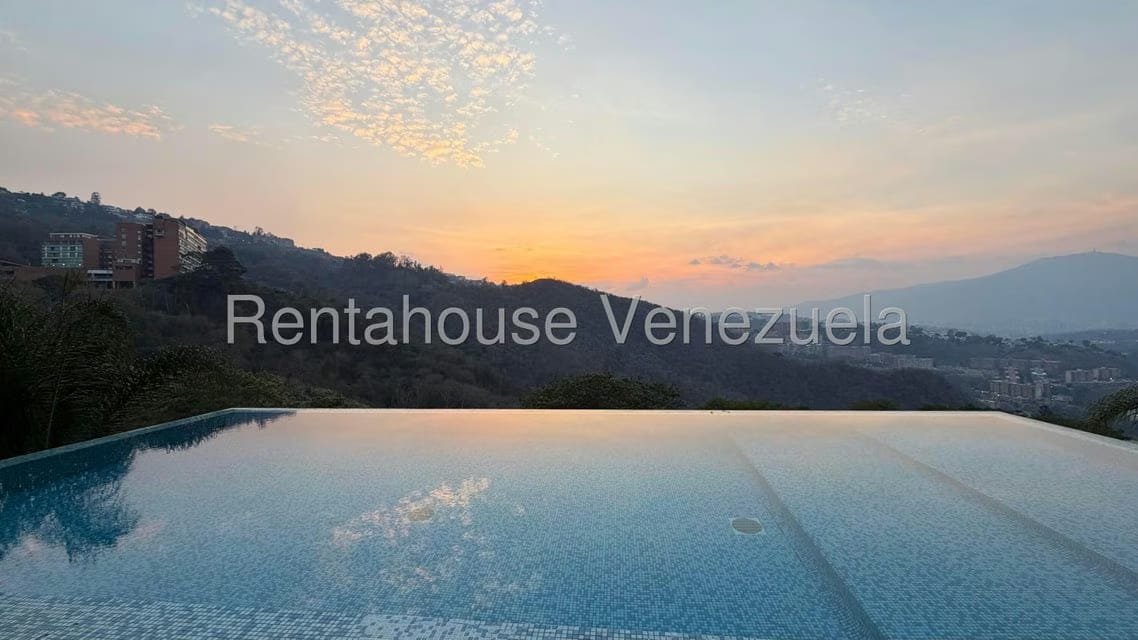 Apartamento (1 Nivel) en Alquiler en Solar del Hatillo, Distrito Metropolitano - 3