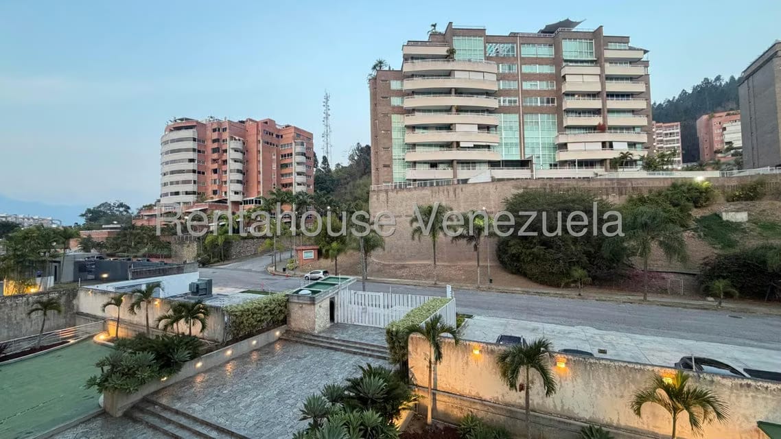 Apartamento (1 Nivel) en Alquiler en Solar del Hatillo, Distrito Metropolitano - 31