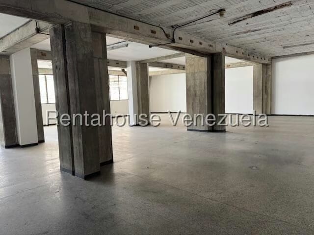 Comercial (Galpon - Deposito) en Alquiler en La Candelaria, Distrito Metropolitano - 9