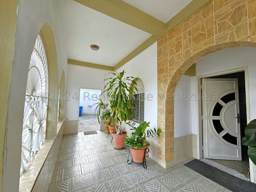 Comercial (Edificio) en Venta en Zona Oeste, Lara - 3