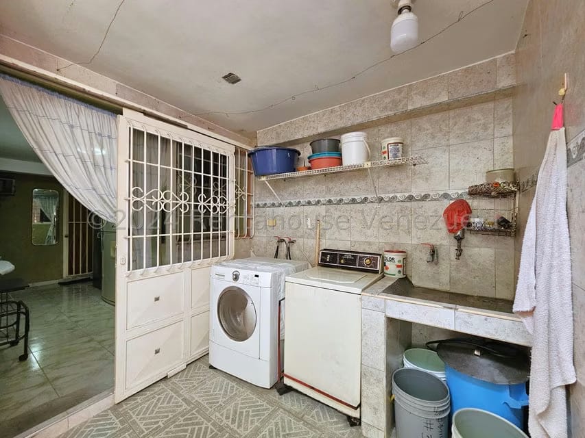 Comercial (Edificio) en Venta en Zona Oeste, Lara - 23