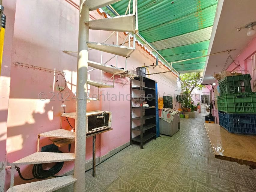 Comercial (Edificio) en Venta en Zona Oeste, Lara - 27