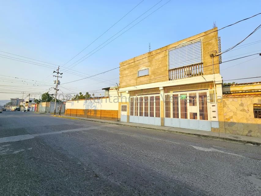 Comercial (Edificio) en Venta en Zona Oeste, Lara - 35