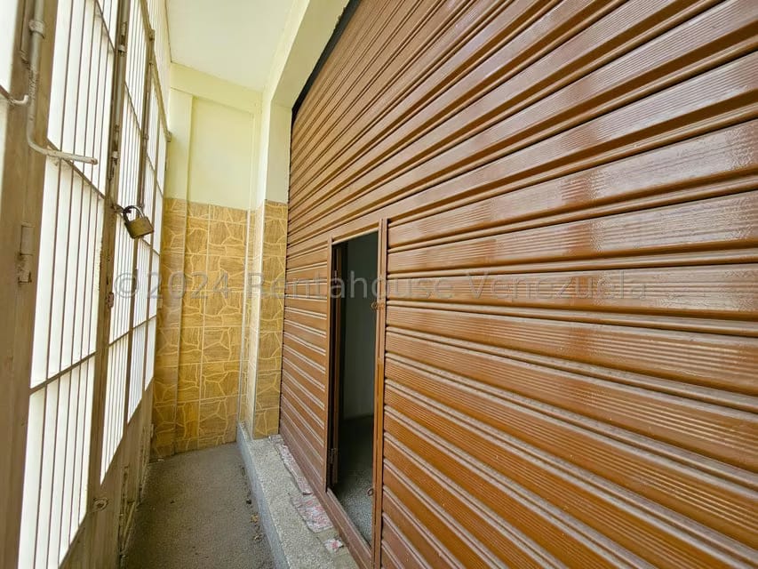 Comercial (Edificio) en Venta en Zona Oeste, Lara - 36