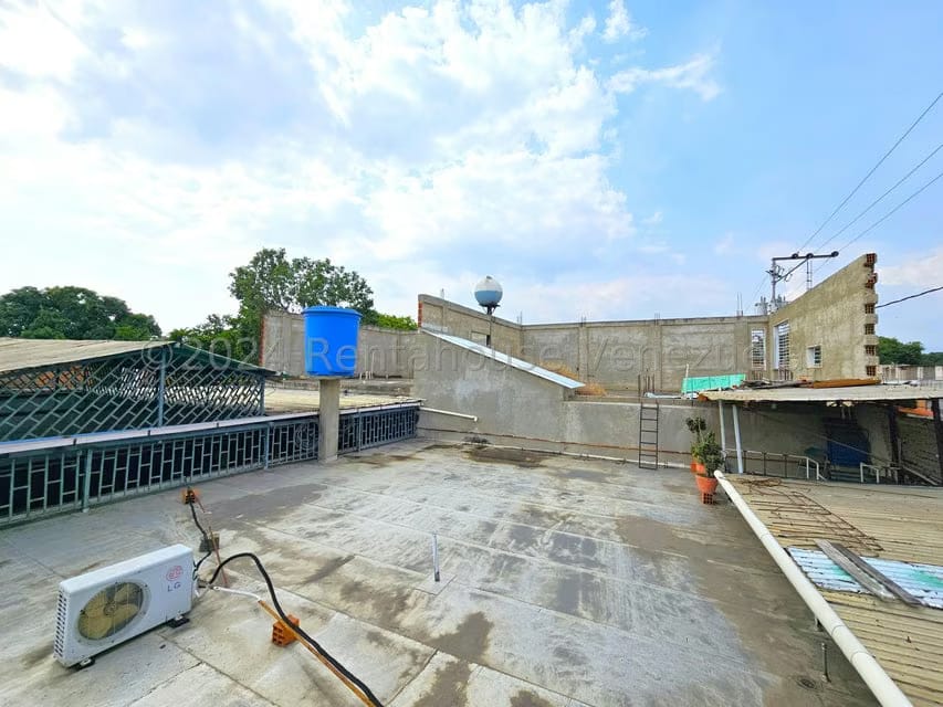 Comercial (Edificio) en Venta en Zona Oeste, Lara - 52