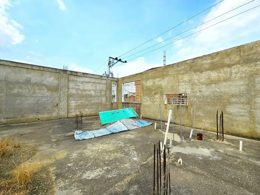 Comercial (Edificio) en Venta en Zona Oeste, Lara - 53