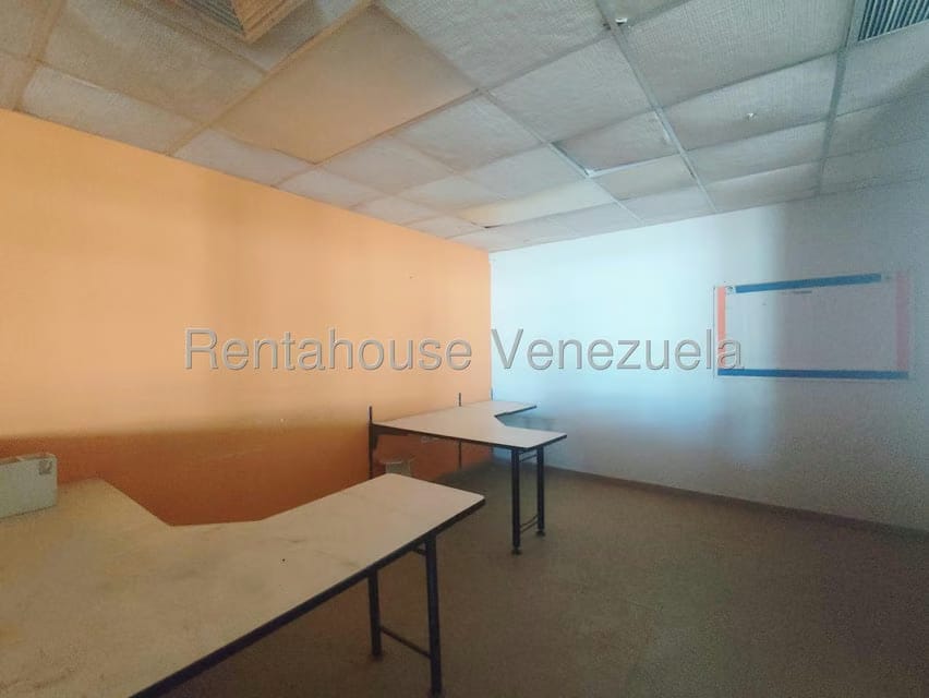 Comercial (Local Comercial) en Venta en Circunvalacion Dos, Zulia - 17