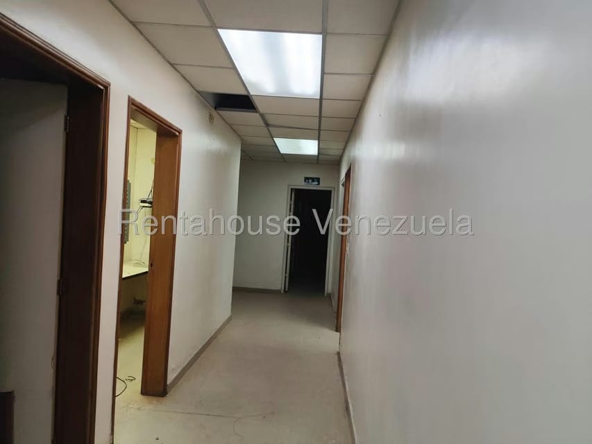 Comercial (Local Comercial) en Venta en Circunvalacion Dos, Zulia - 34