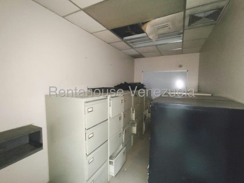 Comercial (Local Comercial) en Venta en Circunvalacion Dos, Zulia - 35