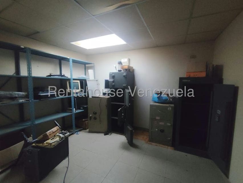 Comercial (Local Comercial) en Venta en Circunvalacion Dos, Zulia - 38