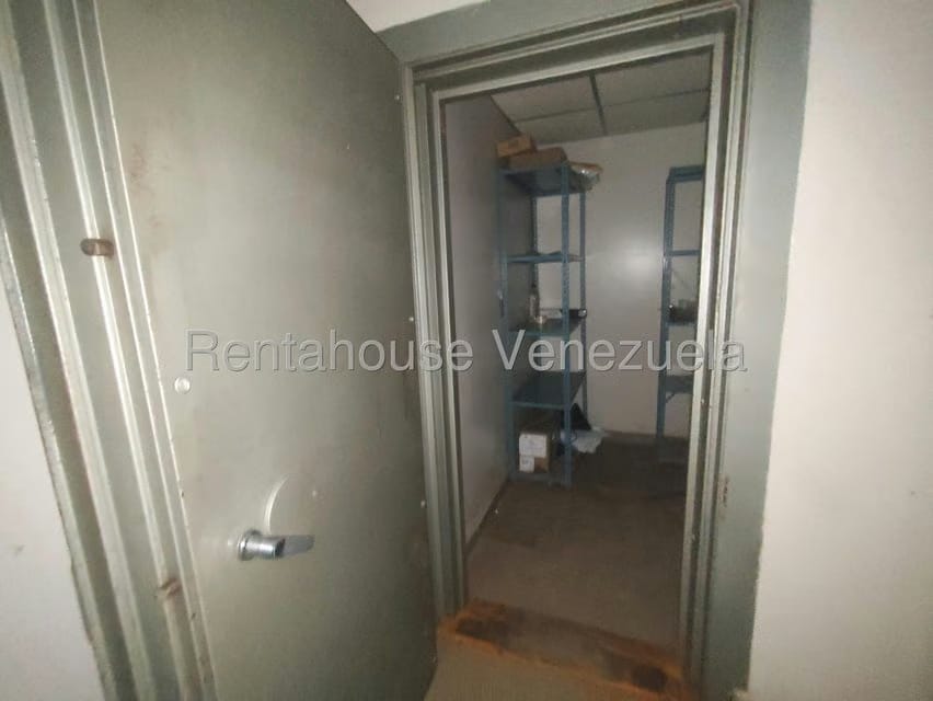 Comercial (Local Comercial) en Venta en Circunvalacion Dos, Zulia - 41