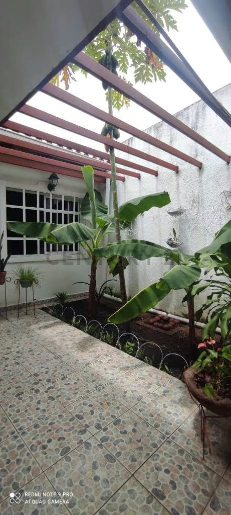 SE VENDE casa en Urbanismo Sector Juanico - 5
