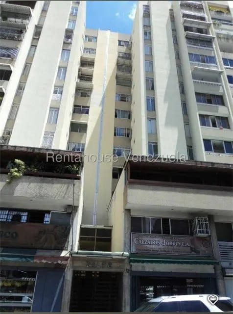 Apartamento (1 Nivel) en Alquiler en Campo Alegre, Distrito Metropolitano