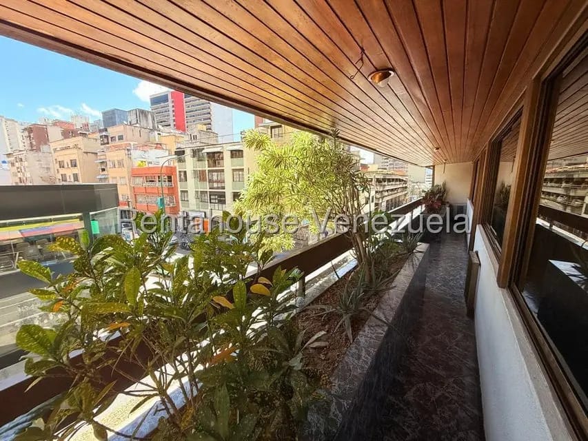 Apartamento (1 Nivel) en Alquiler en Campo Alegre, Distrito Metropolitano - 14