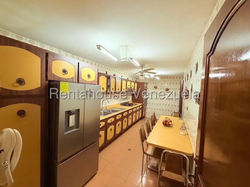 Apartamento (1 Nivel) en Alquiler en Campo Alegre, Distrito Metropolitano - 4
