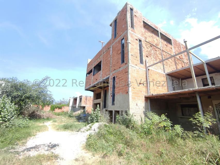 Casa (1 Nivel) en Venta en Valle Jardin, Aragua - 51