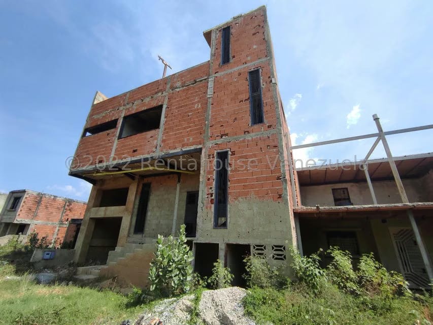 Casa (1 Nivel) en Venta en Valle Jardin, Aragua - 52