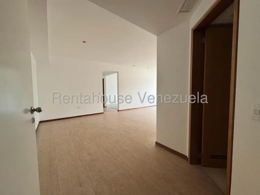 Apartamento (1 Nivel) en Venta en Lomas de Las Mercedes, Distrito Metropolitano - 2
