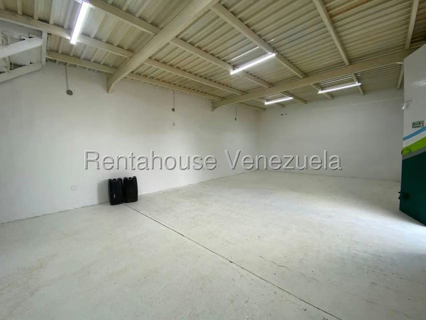 Comercial (Local Comercial) en Alquiler en Zona Este, Lara - 13